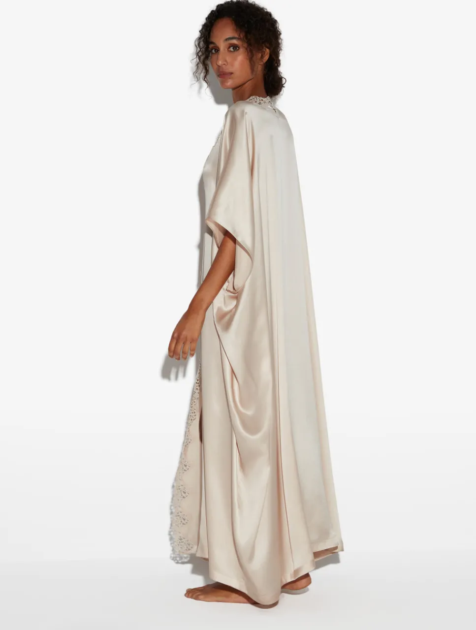 La Perla Rose Beige Long Silk Robe With Macramé< Robes|Silk Sleepwear